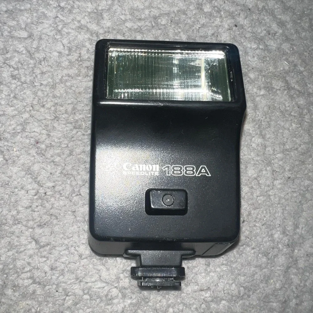 VTG Canon Speedlite 188A 35mm SLR‎ Camera Shoe Mount Electronic Flash With Case